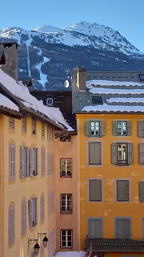 Appartement de charme le 1707 au cœur de la cité Vauban Briançon Exterior foto